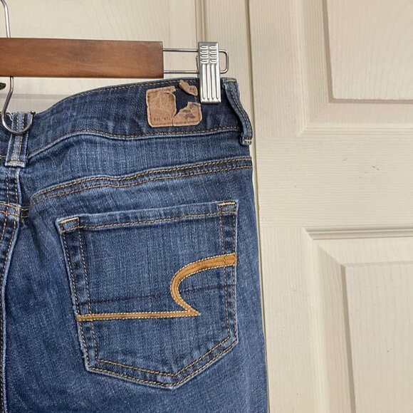 American Eagle Womens Dark Whiskered Factory Faded Artist Crop Jeans Size 0 - Picture 7 of 10